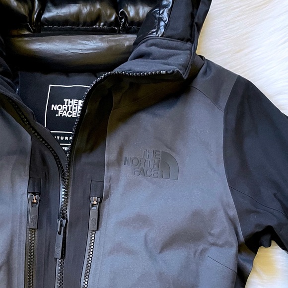 The North Face Women’s DMTR FUTURELIGHT Down Ski Jacket In TNF Black - Picture 6 of 13